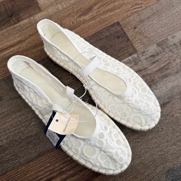 Celia Floral Lace Mary Jane Espadrille Flat Memory Foam Insole -Universal Thread - Picture 6 of 8